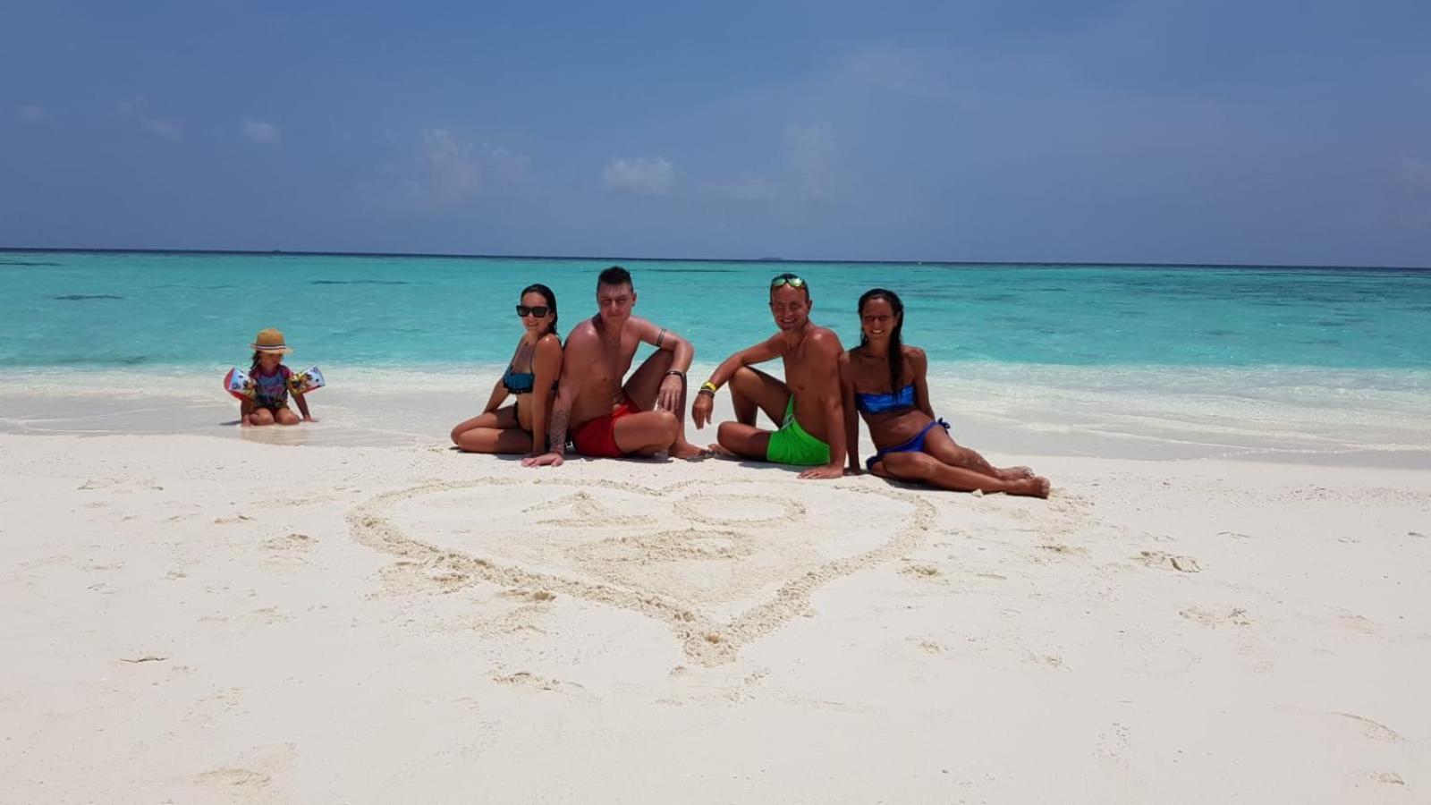 Asia Inn Maldives Hangnaameedhoo Exteriör bild